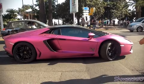 Lamborghini Aventador màu tím cực độc của Hoàng thân Nassar Al Thani đến từ Vương quốc Qatar.