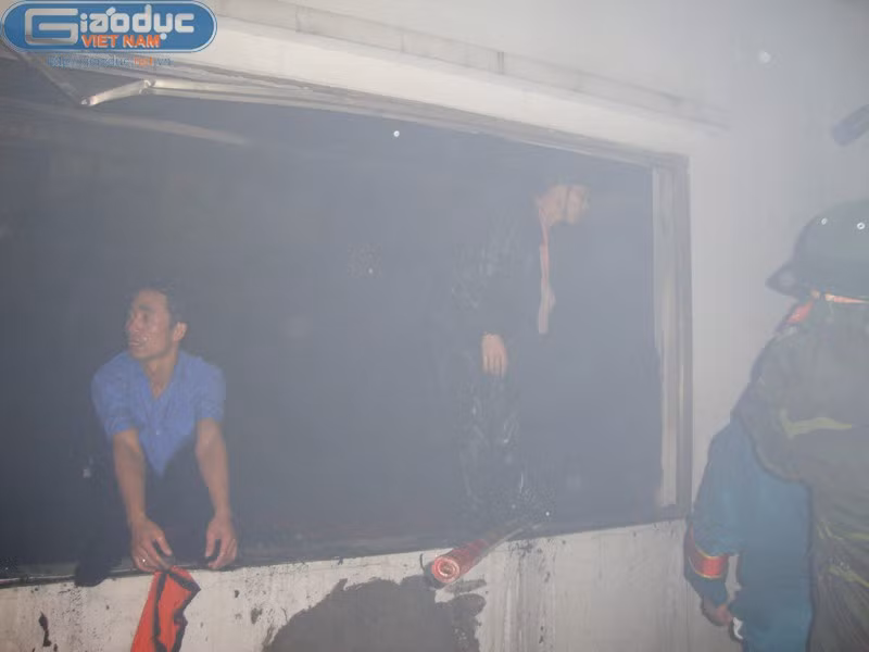 nguồn nước cung cấp không đủ để chữa cháy. nguồn nước cung cấp không đủ để chữa cháy.