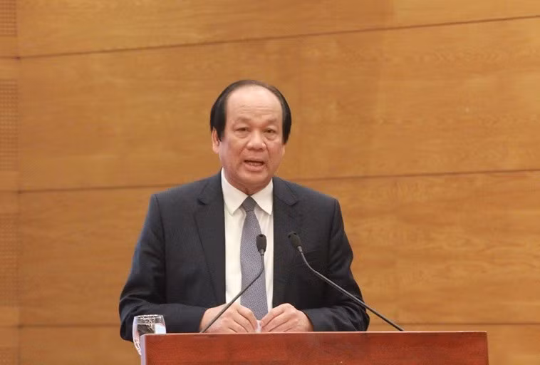 Bộ trưởng Mai Tiến Dũng chủ trì họp báo. Ảnh: Trần Vương. Bộ trưởng Mai Tiến Dũng chủ trì họp báo. Ảnh: Trần Vương.