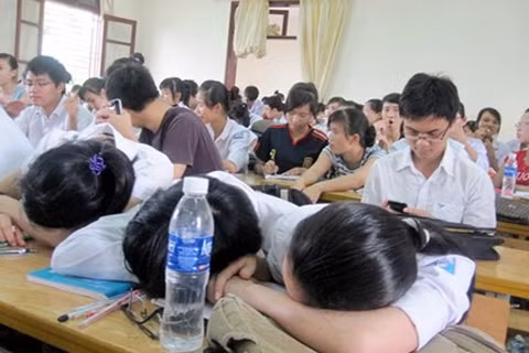 Một lớp dạy thêm học thêm (Ảnh minh họa) Một lớp dạy thêm học thêm (Ảnh minh họa)