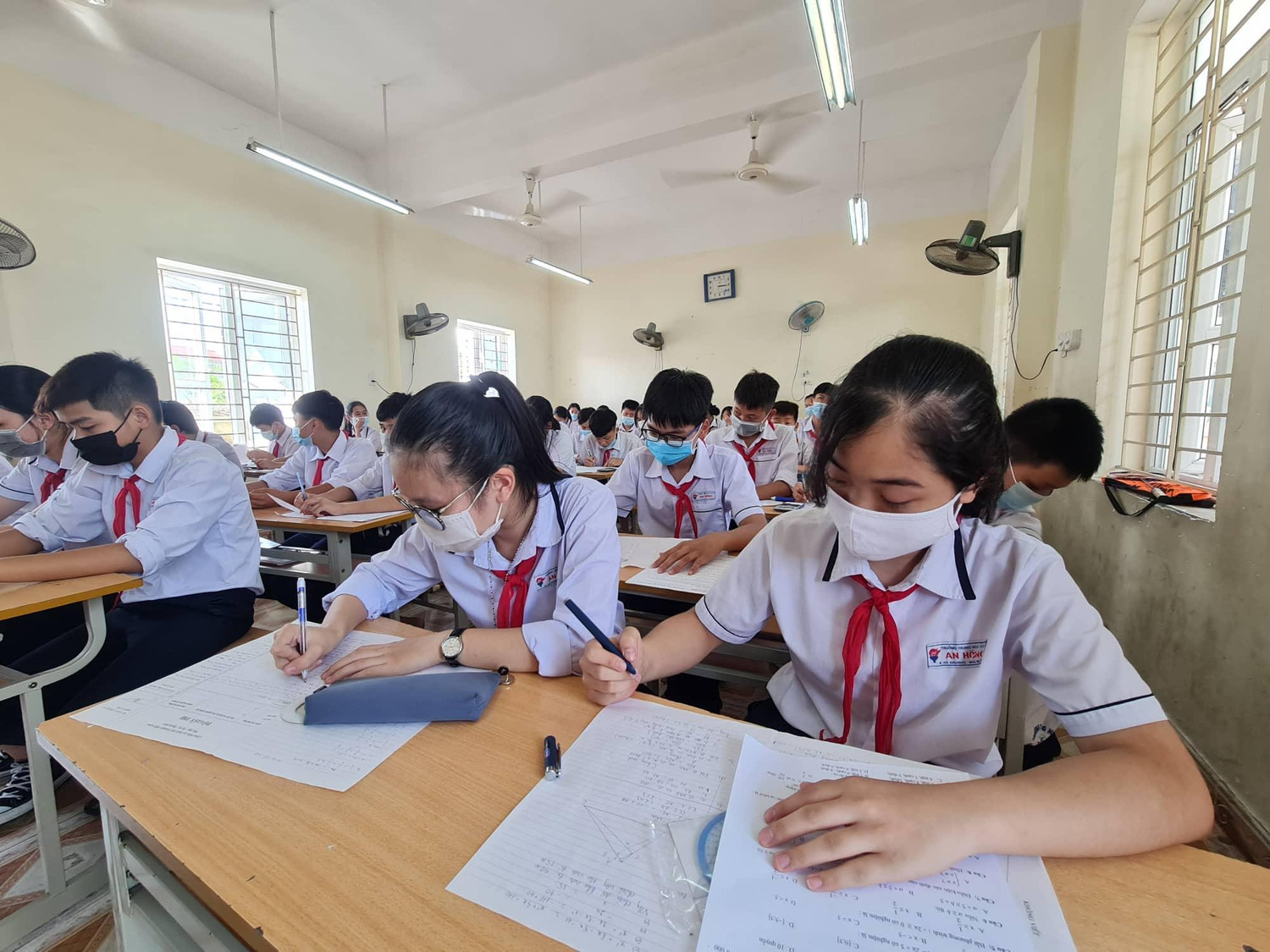 Bộ Giáo dục và Đào tạo ban hành quy định mới về việc chuyển trường và tiếp nhận học sinh học tại các trường trung học cơ sở, trung học phổ thông. (Ảnh minh hoạ: Lã Tiến) Bộ Giáo dục và Đào tạo ban hành quy định mới về việc chuyển trường và tiếp nhận học sinh học tại các trường trung học cơ sở, trung học phổ thông. (Ảnh minh hoạ: Lã Tiến)