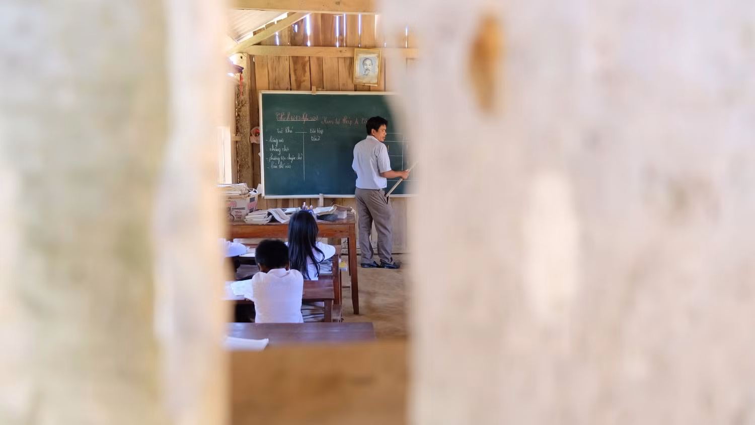Tiếng thầy giáo Hải sang sảng trong nắng gió của đại ngàn Trường Sơn.