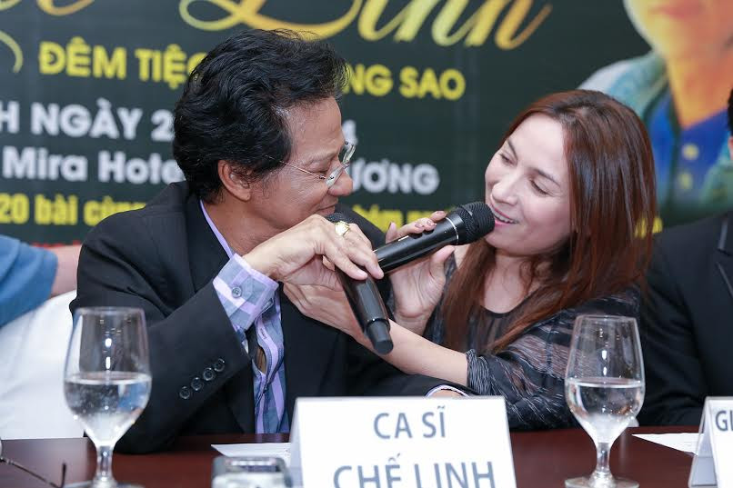 Chế Linh tiết lộ, ông đã rất run khi hát cùng ca sĩ Phi Nhung trong liveshow “Mười năm tình cũ”...