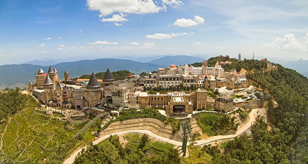 Toàn cảnh Bà Nà Hills.