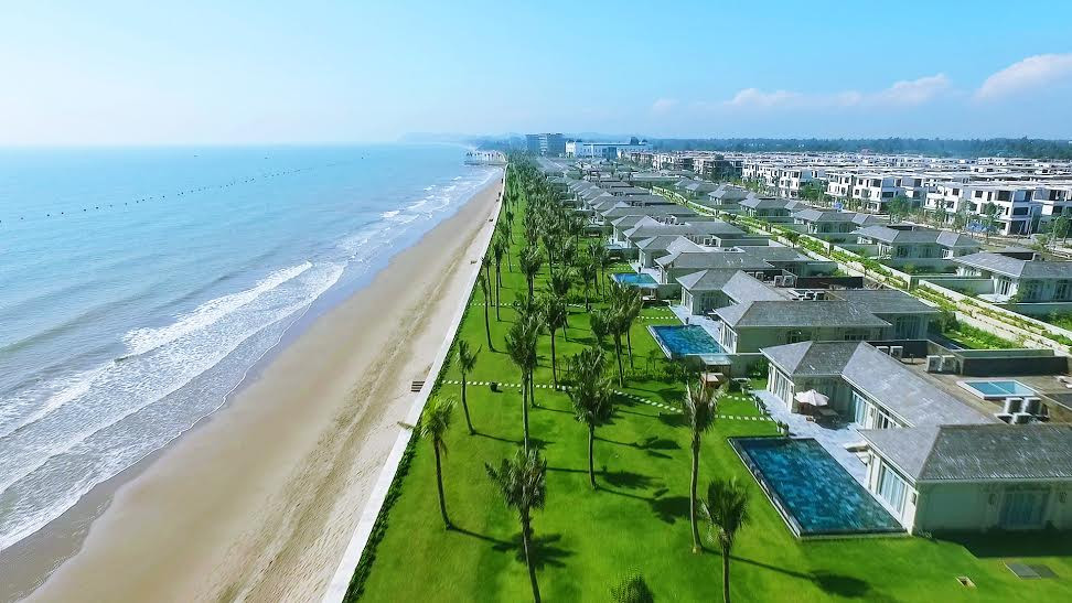 Dự án quần thể du lịch nghỉ dưỡng FLC Sầm Sơn do Tập đoàn FLC đầu tư đã giúp thay đổi bộ mặt du lịch thị xã Sầm Sơn.