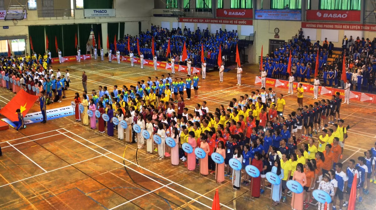 Giải cầu lông dành cho đội ngũ giáo viên trên cả nước. Ảnh: AN