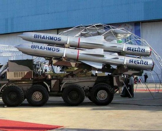 Tên lửa hành trình siêu âm BrahMos do Ấn-Nga hợp tác chế tạo (ảnh tư liệu)