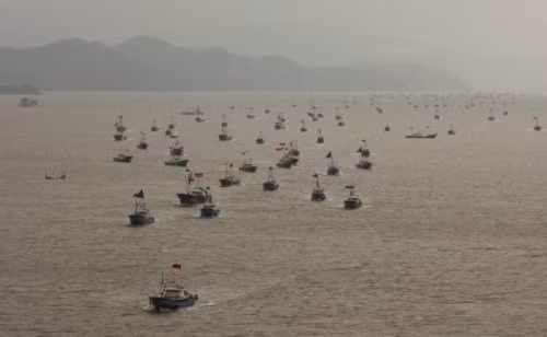 Tàu cá Trung Quốc trên biển Hoa Đông (ảnh tư liệu) Tàu cá Trung Quốc trên biển Hoa Đông (ảnh tư liệu)