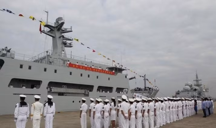 Trung Quốc tổ chức lễ biên chế tàu thử nghiệm tổng hợp mới Lý Tứ Quang (nguồn Tân Hoa xã) Trung Quốc tổ chức lễ biên chế tàu thử nghiệm tổng hợp mới Lý Tứ Quang (nguồn Tân Hoa xã)