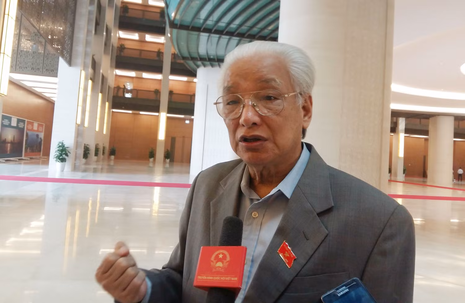 TS.Cao Sỹ Kiêm - nguyên Thống đốc Ngân hàng Nhà nước Việt Nam, Đại biểu Quốc hội đoàn Thái Bình. ảnh: Ngọc Quang.