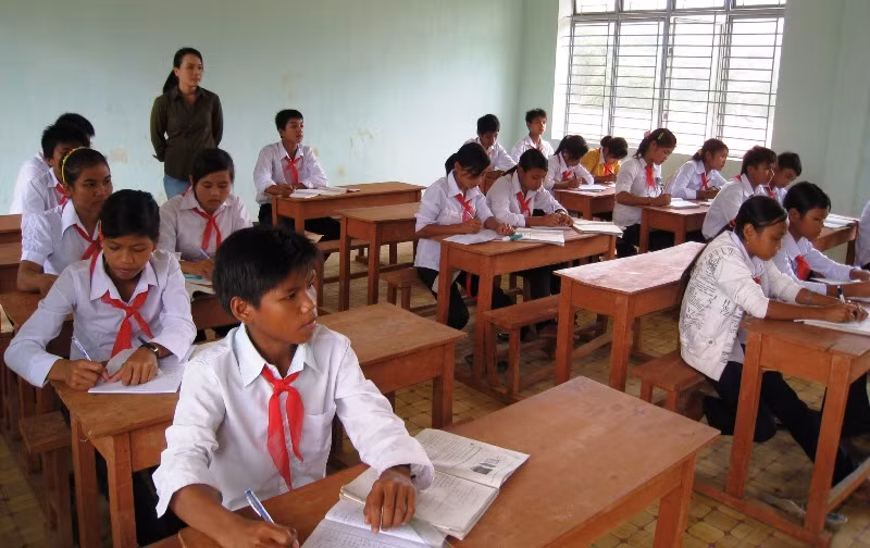 Hàng ngàn sinh viên sư phạm ra trường thất nghiệp, cuộc sống của giáo thì khó khăn. Ảnh: TT