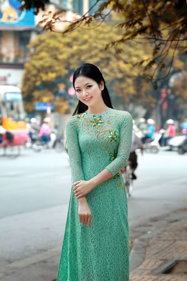 Dự án “Hà Nội đẹp và chưa đẹp” do UBND TP Hà Nội, Sở Văn hóa, Thể thao và Du lịch Hà Nội, Quỹ văn hóa Hà Nội tổ chức đã chính thức ra mắt vào đúng ngày kỷ niệm 59 năm Ngày giải phóng Thủ đô (10/10/1954 - 10/10/2013). Dự án cho ra đời một trang thông tin điện tử bàn về văn hóa ứng xử của người dân Thủ đô nói riêng, nhân dân cả nước nói chung dựa trên 5 chủ đề: Ăn, mặc, đi lại, nói năng và vui chơi - giải trí được ra mắt. Tại trang thông tin, khán giả có thể đăng ký tài khoản để trở thành thành viên đăng tải với nhiều hình thức khác nhau như: bài viết, tranh ảnh, các câu đố vui... hoặc bình luận về các bài đăng khác.