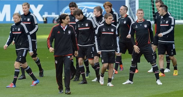 Khác với đội chủ nhà, các cầu thủ Bayern tỏ ra khá căng thẳng