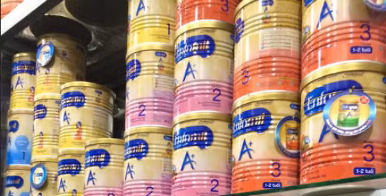 Đi đầu trong việc thay đổi chuẩn độ tuổi này là nhãn hàng Enfagrow của Mead Johnson.