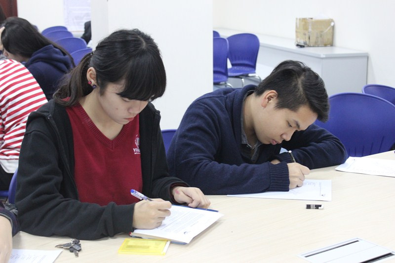 Tại buổi hội thảo “Thấu hiểu bản thân – Khám phá nghề nghiệp”, tham chiếu bộ công cụ phân loại tính cách tâm lý MBTI, mỗi học sinh Vinschool được làm một bài trắc nghiệm để tự tìm hiểu, “khám phá” về tính cách, năng lực của chính mình. Tại buổi hội thảo “Thấu hiểu bản thân – Khám phá nghề nghiệp”, tham chiếu bộ công cụ phân loại tính cách tâm lý MBTI, mỗi học sinh Vinschool được làm một bài trắc nghiệm để tự tìm hiểu, “khám phá” về tính cách, năng lực của chính mình.