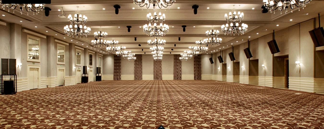 Toàn bộ sảnh đều được lắp đặt trang thiết bị hiện đại với hệ thống đèn chiếu sáng linh hoạt, internet không dây, hệ thống vách ngăn và sân khấu di động, hệ thống chiếu sáng tự điều chỉnh mang đến sự thuận lợi cao nhất cho khách hàng. Không gian sảnh không cột thích hợp với mọi tính chất sự kiện. >Mục sở thị khách sạn 5 sao cưới Tăng Thanh Hà ở Philippines >Mức giá rẻ bất ngờ nơi thuê đám cưới Tăng Thanh Hà tại Philippines