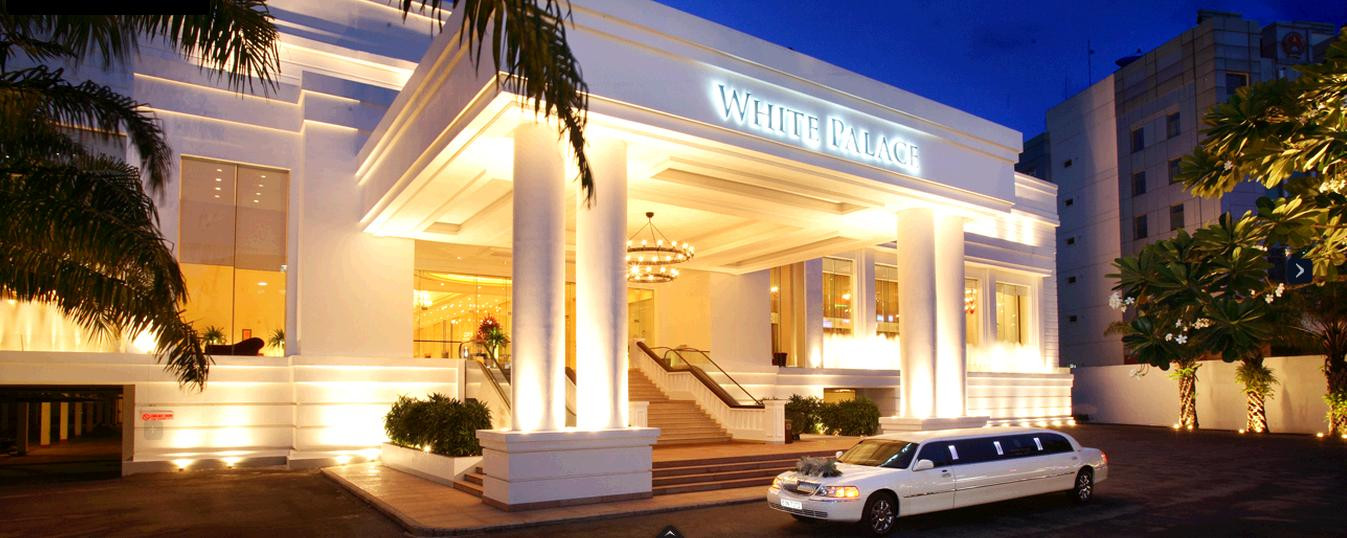 White Palace là một trung tâm hội nghị hàng đầu do PQC Hospitality quản lý và điều hành. Với lối kiến trúc sang trọng, tinh tế cùng chất lượng dịch vụ chuyên nghiệp, White Palace được xem là địa điểm lý tưởng cho những hội nghị trọng thể, những sự kiện văn hóa, giải trí hoành tráng và các yến tiệc sang trọng. >Mục sở thị khách sạn 5 sao cưới Tăng Thanh Hà ở Philippines >Mức giá rẻ bất ngờ nơi thuê đám cưới Tăng Thanh Hà tại Philippines