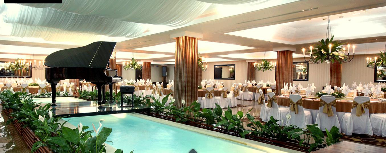 Hai sảnh Eden và Paradise tại tầng trệt được thiết kế với hồ nước lung linh gợi đến Venice lãng mạn. >Mục sở thị khách sạn 5 sao cưới Tăng Thanh Hà ở Philippines >Mức giá rẻ bất ngờ nơi thuê đám cưới Tăng Thanh Hà tại Philippines