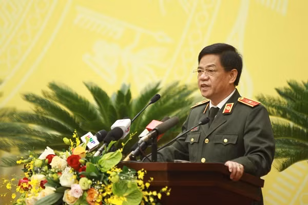 Giám đốc Công an Thành phố Hà Nội ông Đoàn Duy Khương (ảnh kinhtedothi.vn). Giám đốc Công an Thành phố Hà Nội ông Đoàn Duy Khương (ảnh kinhtedothi.vn).
