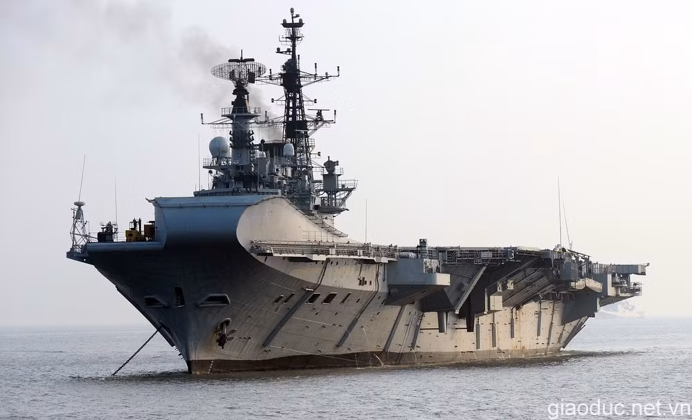 Theo truyền thống của quân đội Ấn Độ, mỗi khi sự kiện “President's Fleet Review ( PFR-11)” được tổ chức là động thái cho thấy Ấn Độ đang chuẩn bị cho một cuộc chiến hoặc chào mừng một sự kiện cực kỳ đặc biệt của quốc gia.