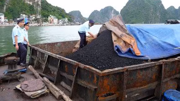 Hải quan Quảng Ninh bắt giữ một vụ xuất lậu than