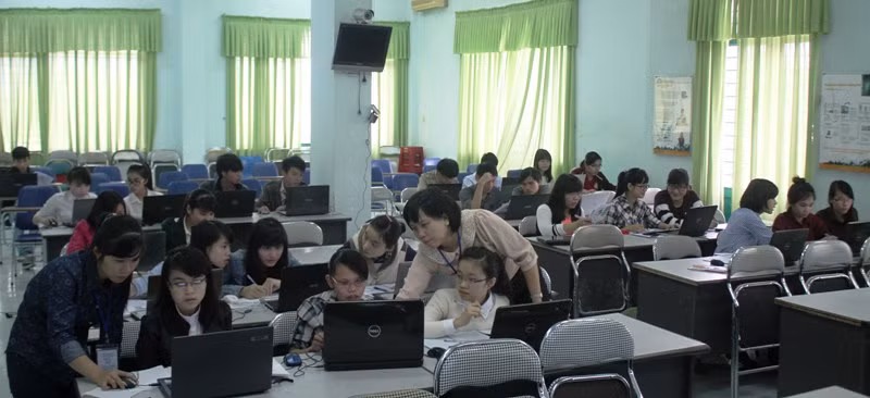 Sinh viên Trường Đại học sư phạm Đà Nẵng được đào tạo bài bản cả về kiến thức lẫn kỹ năng. Ảnh: VS Sinh viên Trường Đại học sư phạm Đà Nẵng được đào tạo bài bản cả về kiến thức lẫn kỹ năng. Ảnh: VS