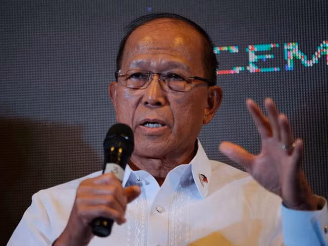 Bộ trưởng Quốc phòng Philippines Delfin Lorenzana, ảnh: AP.