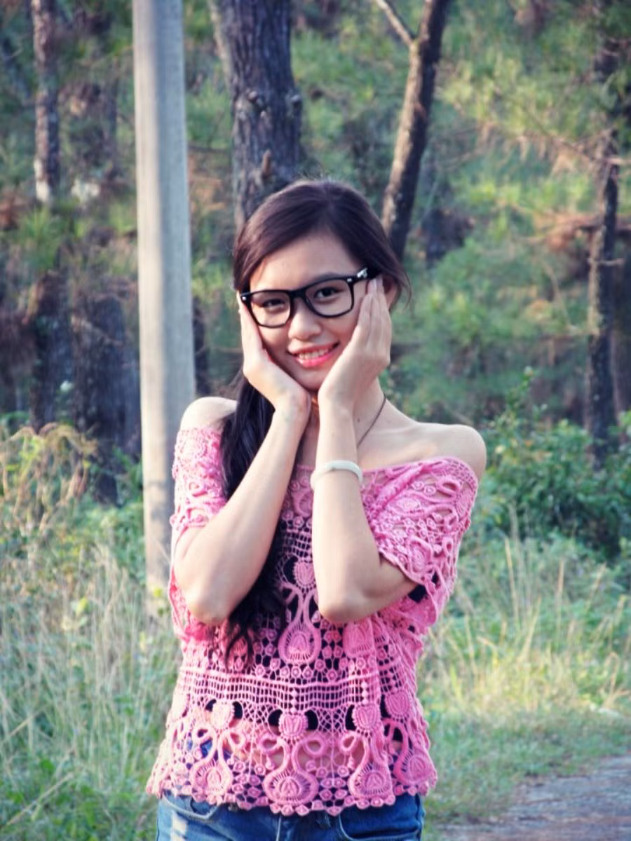 >>Miss ĐH Sư phạm Hà Nội diện áo dài cực xinh >> Phát sốt vì 4 nữ giáo viên xinh đẹp >>Hoa khôi ĐH Thương Mại 2012 duyên dáng áo dài >>Những hotgirl xinh đẹp làm "điên đảo" cư dân mạng (P8) >>Midu, Hà Min, Linh Hàn đọ dáng "nóng bỏng" >>Ngắm vẻ đẹp kiêu sa của Á hậu Hoàng Anh >>PHÁT SỐT VÌ NỮ THẠC SĨ ĐẸP NHẤT TRUNG QUỐC AI ĐẸP HƠN HOTGIRL KIM PHƯỢNG? >>Phát sốt vì nữ sinh Trung Quốc đẹp như siêu mẫu
