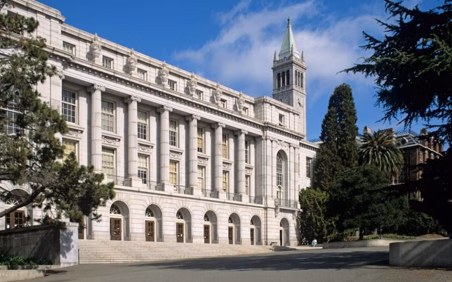 . Đại học California, Berkeley (Hoa Kỳ) >> Nữ sinh Học viện Hành chính hóa thân thành thôn nữ xinh đẹp >> HOA KHÔI SINH VIÊN YÊU KIỀU BÊN "NGỰA SẮT" >> Vẻ đẹp căng tràn của Hoa khôi Missteen Diễm Trang >>Những mỹ nhân từng học tại trường "nhà giàu" RMIT >> Phát sốt vì 4 nữ giáo viên xinh đẹp >>Midu, Hà Min, Linh Hàn đọ dáng "nóng bỏng"