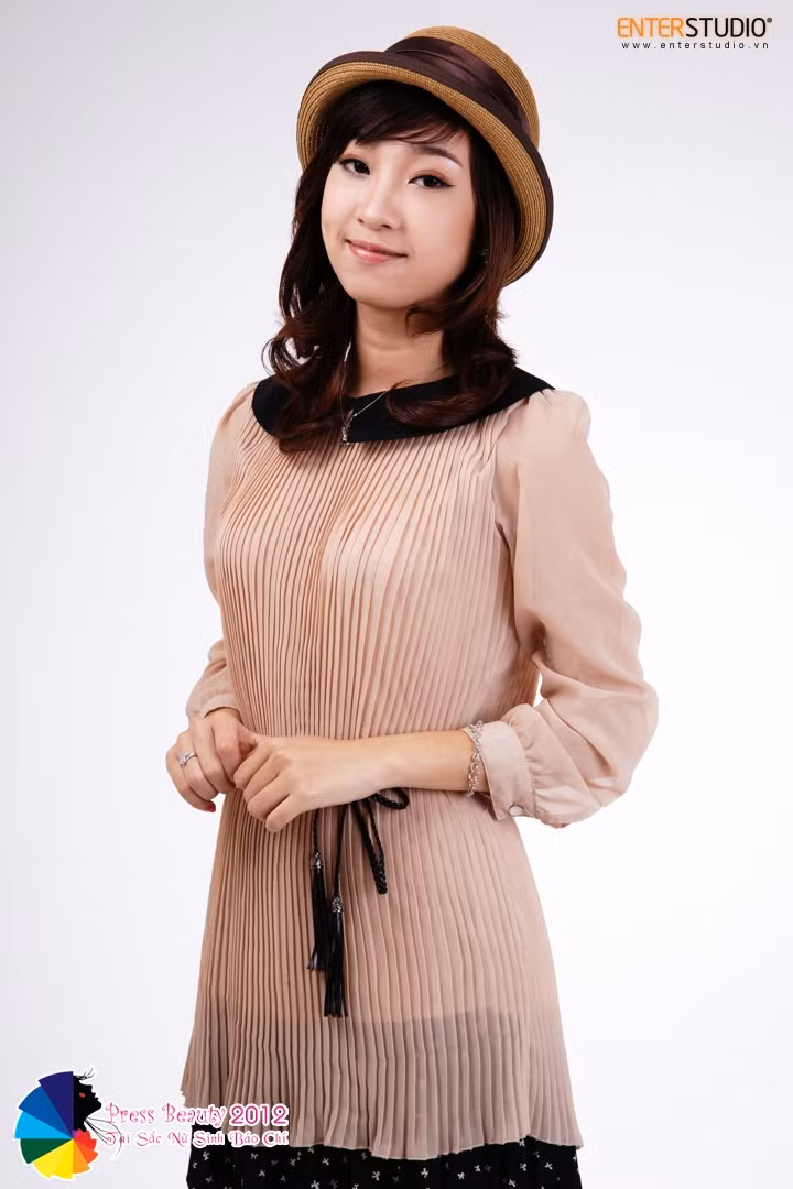 Mình ước mơ trở thành một nhà báo, tiếp tục được đi nhiều nơi, lắng nghe câu chuyện của nhiều người hơn nữa để những bài báo của mình sẽ đóng góp nhiều ý nghĩa cho xã hội. Mình ước mơ trở thành một nhà báo, tiếp tục được đi nhiều nơi, lắng nghe câu chuyện của nhiều người hơn nữa để những bài báo của mình sẽ đóng góp nhiều ý nghĩa cho xã hội.
