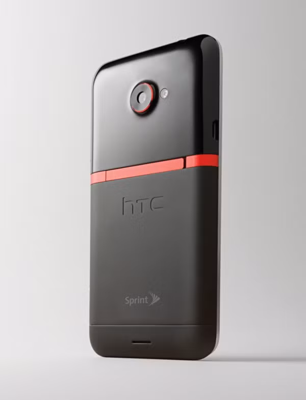 EVO 4G được cài sẵn hệ điều hành Android ICS mới nhất đi kèm giao diện HTC Sense™ 4.0, vi xử lý lõi kép 1.5GHz Qualcomm Snapdragon S4 MSM8960, màn hình 4.7-inch Super LCD độ phân giải HD 720p trang bị kính cường lực Gorilla Glass, camera phía sau 8 megapixel được hỗ trợ bởi một imageCHIP chuyên dụng, camera trước 1.3Mpx hỗ trợ thoại video, 1GB RAM,16GB bộ nhớ trong ngoài ra khách hàng được miễn phí 25GB luu trữ của Dropbox, kết nối NFC, Google Wallet, 4G LTE và một pin 2.000 mAh. Đặc biệt nhà mạng Sprint sẽ tích hợp công nghệ HD Voice độc quyền cho EVO 4G, công nghệ này giúp tăng khả năng về chất lượng đàm thoại cho khách hàng.