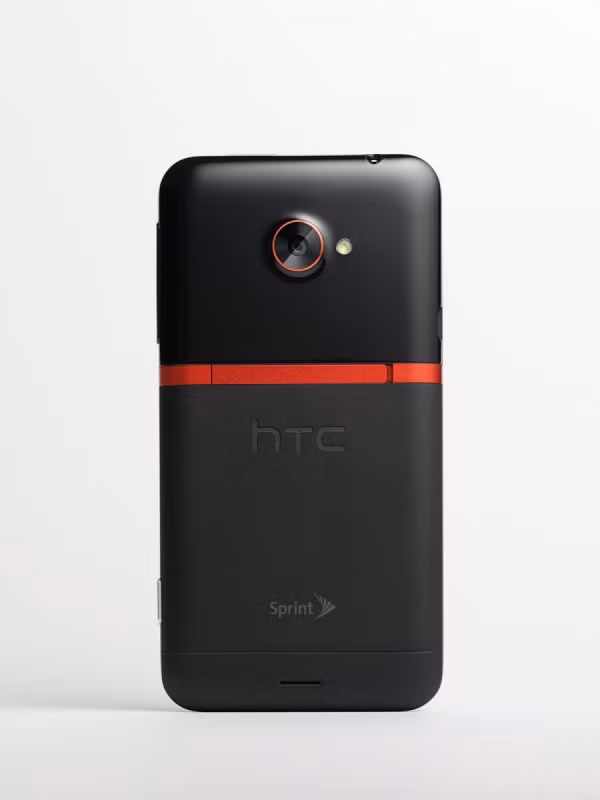 EVO 4G được cài sẵn hệ điều hành Android ICS mới nhất đi kèm giao diện HTC Sense™ 4.0, vi xử lý lõi kép 1.5GHz Qualcomm Snapdragon S4 MSM8960, màn hình 4.7-inch Super LCD độ phân giải HD 720p trang bị kính cường lực Gorilla Glass, camera phía sau 8 megapixel được hỗ trợ bởi một imageCHIP chuyên dụng, camera trước 1.3Mpx hỗ trợ thoại video, 1GB RAM,16GB bộ nhớ trong ngoài ra khách hàng được miễn phí 25GB luu trữ của Dropbox, kết nối NFC, Google Wallet, 4G LTE và một pin 2.000 mAh. Đặc biệt nhà mạng Sprint sẽ tích hợp công nghệ HD Voice độc quyền cho EVO 4G, công nghệ này giúp tăng khả năng về chất lượng đàm thoại cho khách hàng.