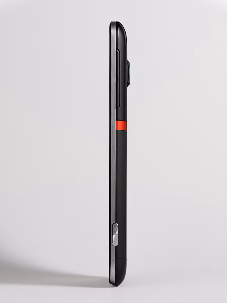 EVO 4G được cài sẵn hệ điều hành Android ICS mới nhất đi kèm giao diện HTC Sense™ 4.0, vi xử lý lõi kép 1.5GHz Qualcomm Snapdragon S4 MSM8960, màn hình 4.7-inch Super LCD độ phân giải HD 720p trang bị kính cường lực Gorilla Glass, camera phía sau 8 megapixel được hỗ trợ bởi một imageCHIP chuyên dụng, camera trước 1.3Mpx hỗ trợ thoại video, 1GB RAM,16GB bộ nhớ trong ngoài ra khách hàng được miễn phí 25GB luu trữ của Dropbox, kết nối NFC, Google Wallet, 4G LTE và một pin 2.000 mAh. Đặc biệt nhà mạng Sprint sẽ tích hợp công nghệ HD Voice độc quyền cho EVO 4G, công nghệ này giúp tăng khả năng về chất lượng đàm thoại cho khách hàng.