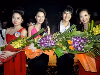 Thí sinh Sao Mai năm nay dường như không chỉ thi giọng hát mà còn thi... sắc đẹp. Ảnh: Bá Lục. Thí sinh Sao Mai năm nay dường như không chỉ thi giọng hát mà còn thi... sắc đẹp. Ảnh: Bá Lục.