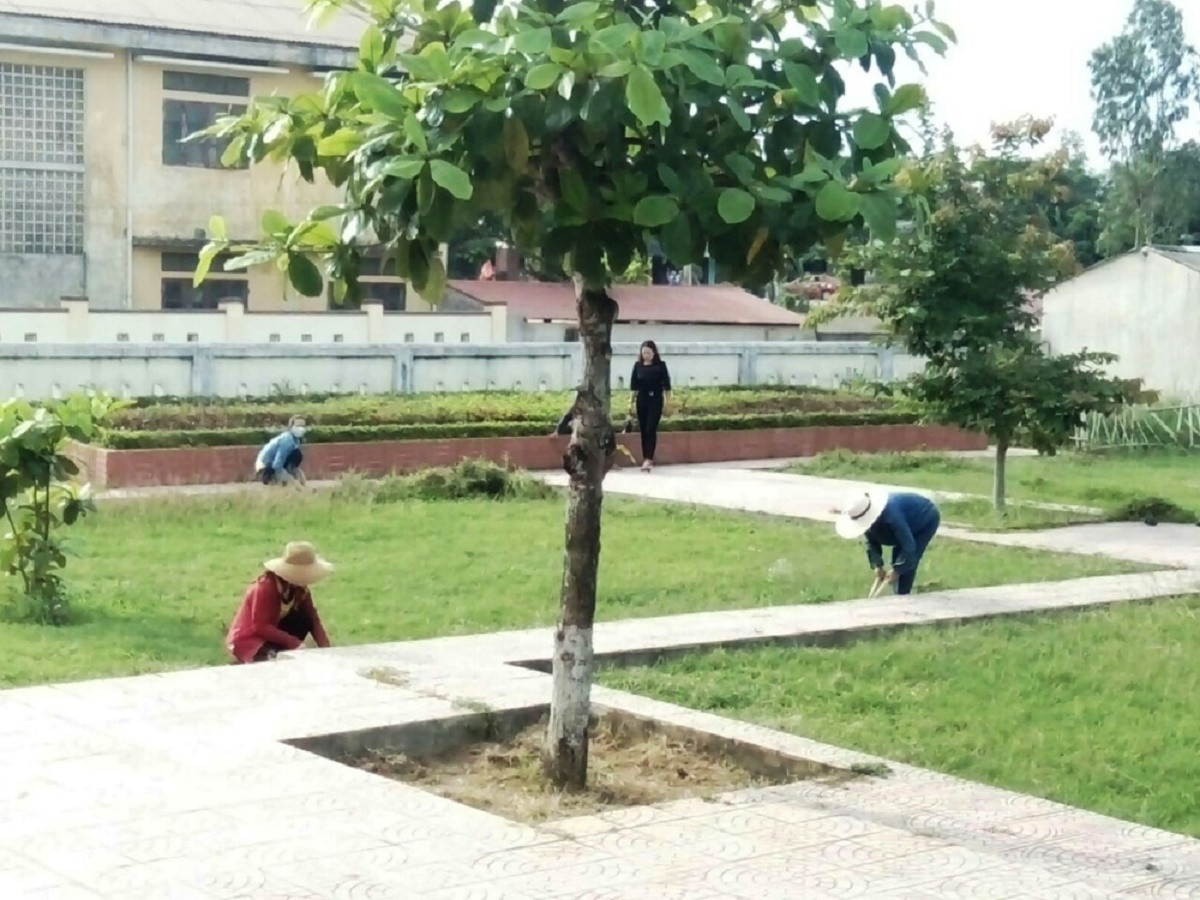 Lãnh đạo Phòng giáo dục cho rằng, mức kỷ luật khiển trách đối với thầy Vĩ là đủ sức răn đe. Ảnh: CTV