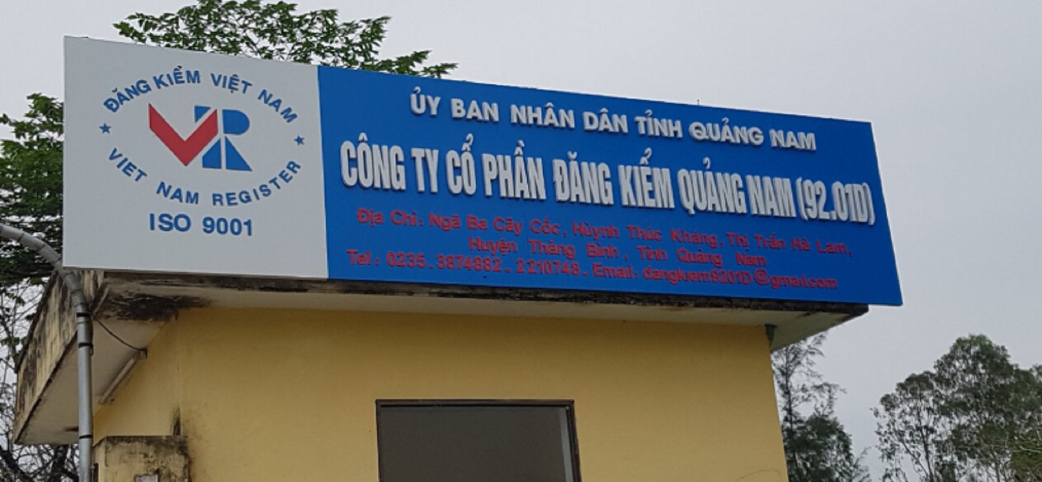 Cơ quan công an phát hiện nhiều hành vi sai phạm tại Trung tâm đăng kiểm xe cơ giới 9201D ở Quảng Nam. Ảnh: NLV