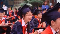Các em học sinh Trường Trung học cơ sở Tô Hiệu thể hiện tài năng của mình trong cuộc thi tìm hiểu kiến thức (Ảnh: Lã Tiến)