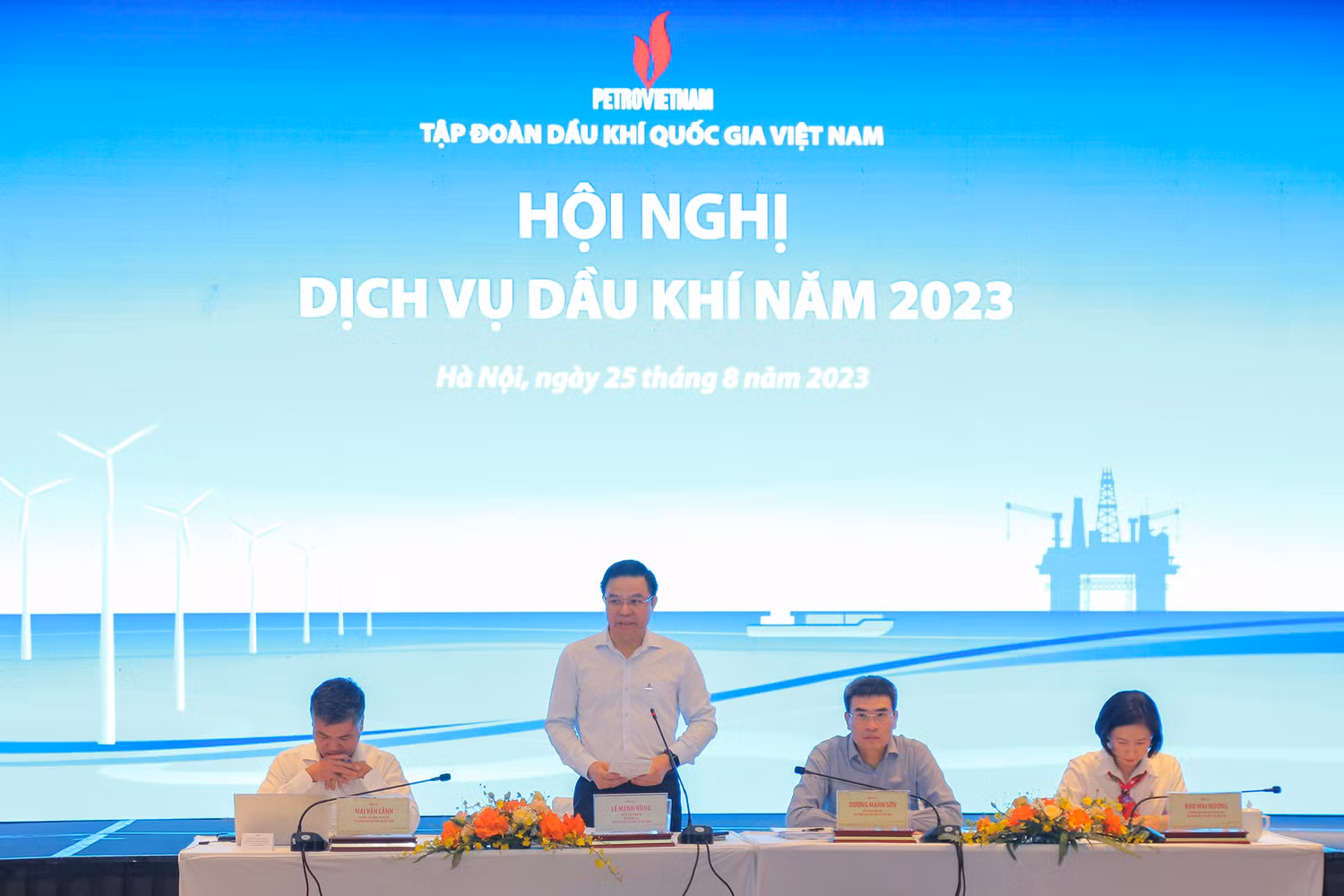 Đoàn Chủ tịch điều hành hội nghị