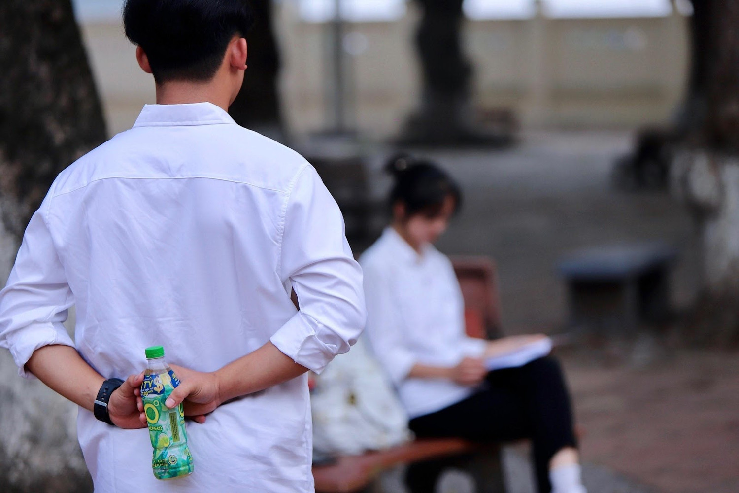 Không chỉ nỗ lực ôn luyện, nhiều thí sinh chọn cách giải tỏa căng thẳng mệt mỏi bằng cách đi dạo ngoài trời với Trà Xanh Không Độ. Không chỉ nỗ lực ôn luyện, nhiều thí sinh chọn cách giải tỏa căng thẳng mệt mỏi bằng cách đi dạo ngoài trời với Trà Xanh Không Độ.