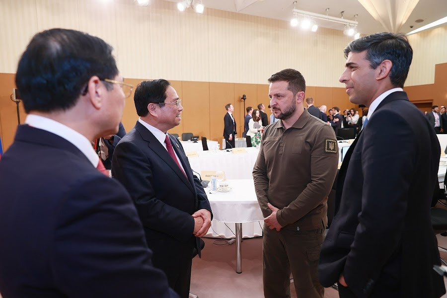 Tổng thống Ukraine Zelensky chia sẻ các ý kiến của Thủ tướng Chính phủ Phạm Minh Chính; bày tỏ cảm kích trước lập trường và sự hỗ trợ nhân đạo của Việt Nam - Ảnh: VGP/Nhật Bắc