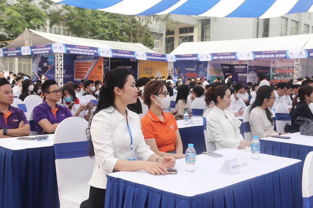 Đại biểu tham gia sự kiện là các doanh nghiệp, đơn vị có nhu cầu tuyển dụng nhân sự.