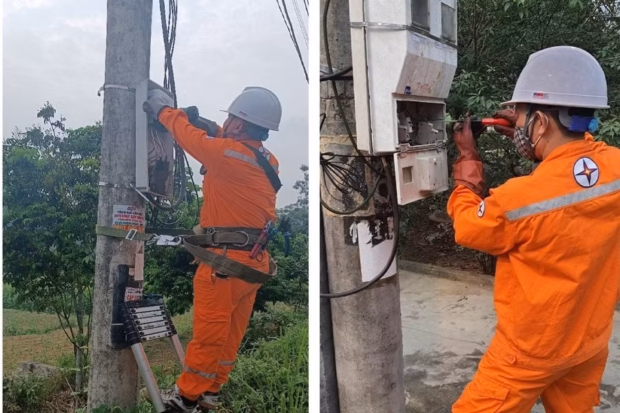 Các cán bộ công nhân viên đang thay thế công tơ cơ khí sang công tơ điện tử PCTQ chuyen doi so dvkh 2