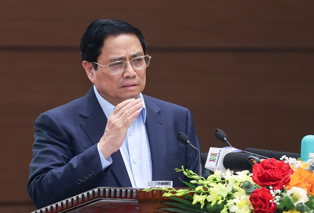 Thủ tướng mong muốn Hà Nội phát huy hơn nữa tinh thần tự lực, tự cường, đổi mới sáng tạo, dám nghĩ, dám làm, xây dựng và phát triển Thủ đô toàn diện, nhanh, bền vững, văn hiến - Ảnh: VGP/Nhật Bắc