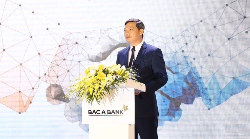 Ông Nguyễn Việt Hanh - Phó Tổng giám đốc BAC A BANK chia sẻ triết lý hoạt động “Phục vụ khách hàng tốt nhất để phát triển”, chú trọng hành trình trải nghiệm của các khách hàng ưu tiên.