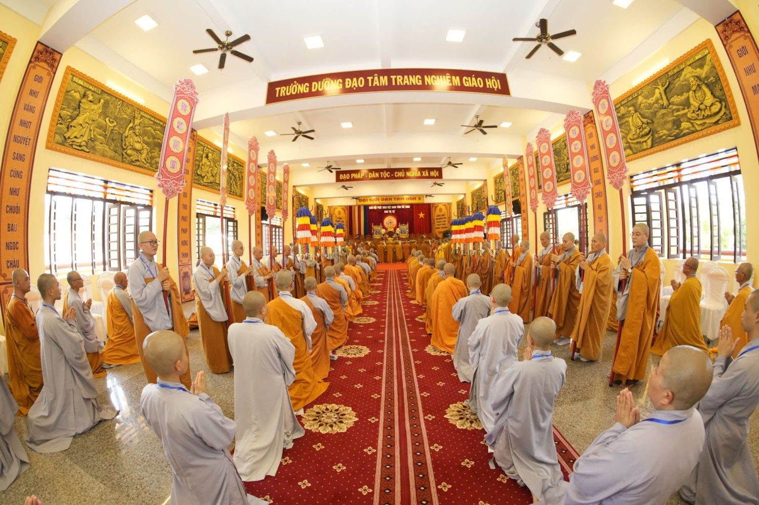 Đại giới đàn Tâm Hoà X có 232 giới tử đăng ký thọ giới. Việc truyền giới cho chư tăng được tổ chức tại chùa Linh Sơn Phước Trung dưới chân núi Bà Đen và truyền giới cho giới tử ni được tổ chức tại chùa Long Châu Phước Trung, thuộc quần thể chùa Bà. Ảnh: Sun World Ba Den Mountain Đại giới đàn Tâm Hoà X có 232 giới tử đăng ký thọ giới. Việc truyền giới cho chư tăng được tổ chức tại chùa Linh Sơn Phước Trung dưới chân núi Bà Đen và truyền giới cho giới tử ni được tổ chức tại chùa Long Châu Phước Trung, thuộc quần thể chùa Bà. Ảnh: Sun World Ba Den Mountain