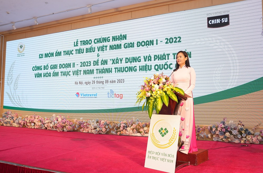Đại diện nhãn hàng CHIN-SU (Masan Consumer) phát biểu tại sự kiện. Đại diện nhãn hàng CHIN-SU (Masan Consumer) phát biểu tại sự kiện.