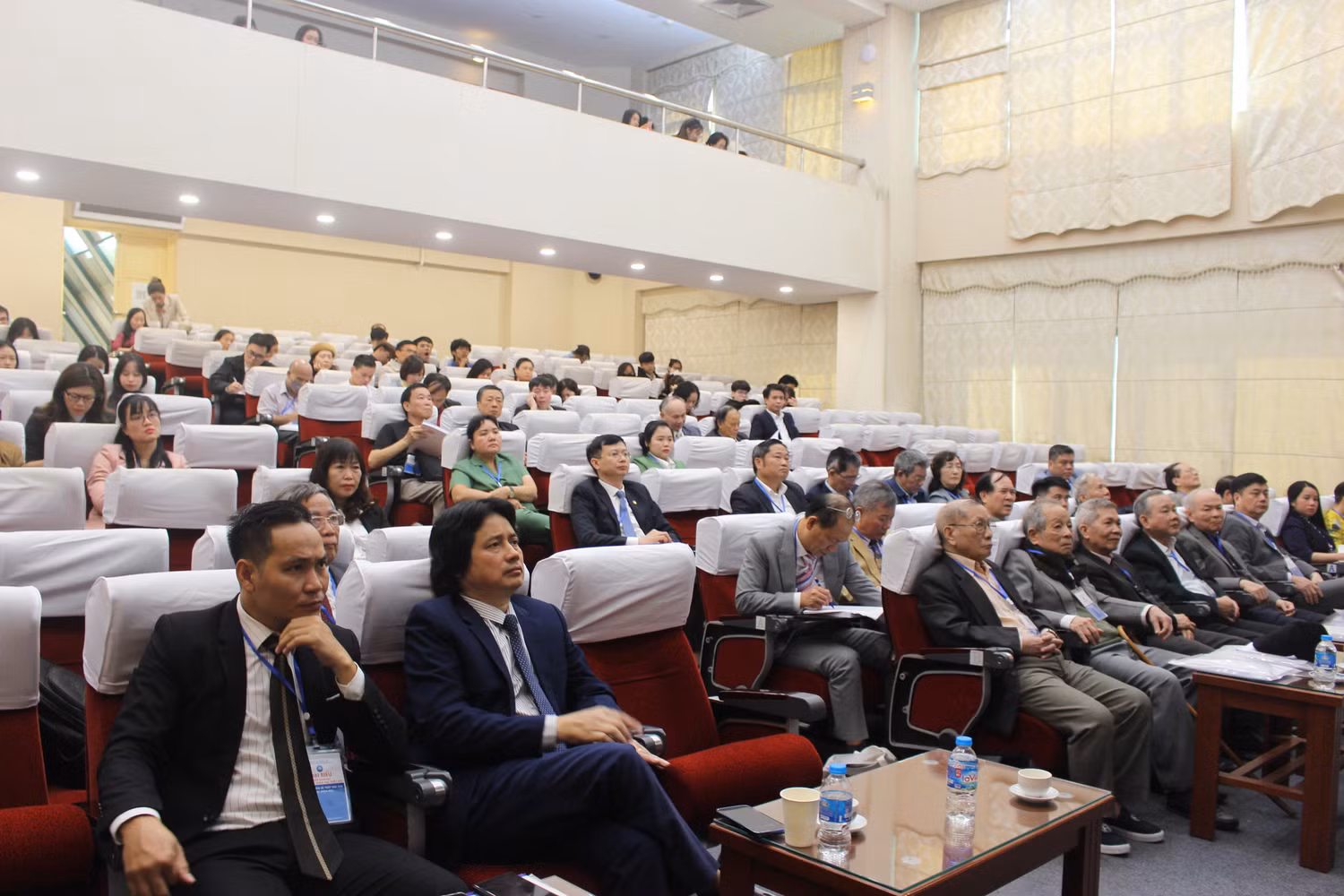 Hội thảo thu hút nhiều nhà khoa học, thầy cô, nghiên cứu sinh, học viên cao học và các bạn sinh viên. Hội thảo thu hút nhiều nhà khoa học, thầy cô, nghiên cứu sinh, học viên cao học và các bạn sinh viên.