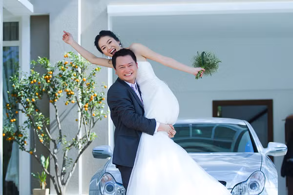 Phan Thị Lý được công chúng yêu mến nhờ gương mặt xinh xắn, vóc dáng chuẩn tại vòng chung kết Hoa hậu Thế giới người Việt 2010.