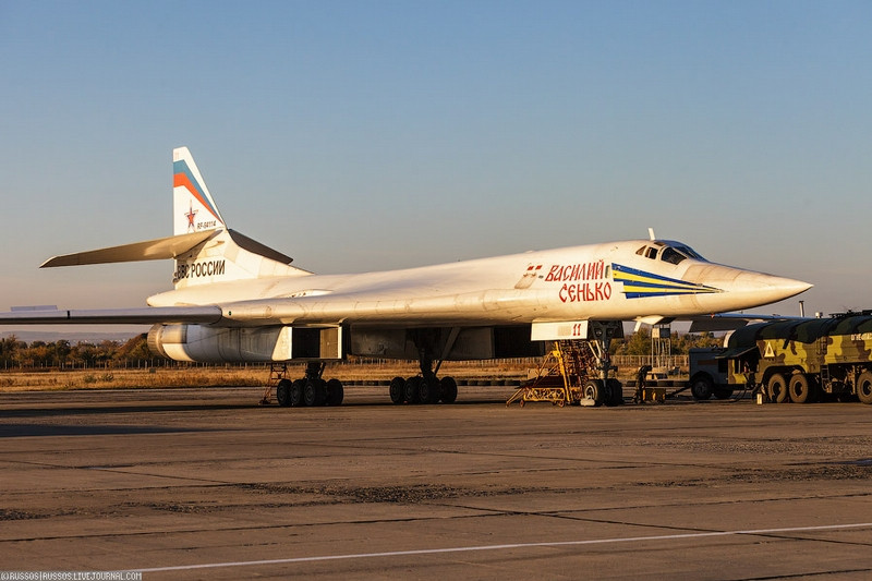Oanh tạc cơ Tu-160.