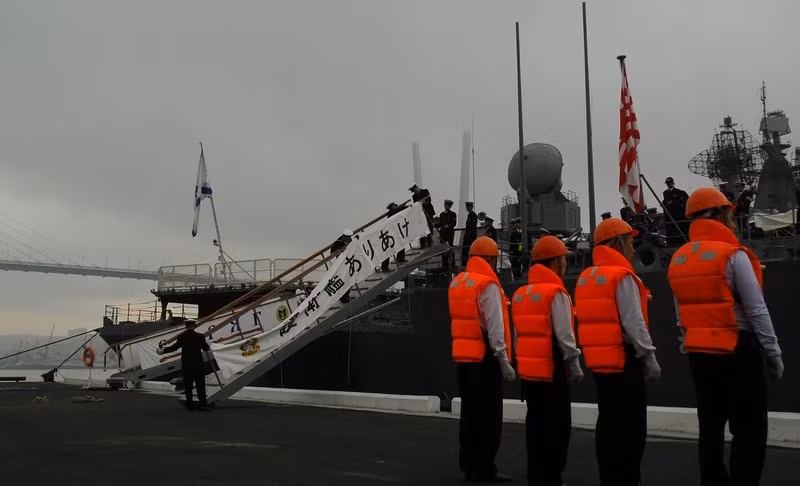 Phát biểu cảm xúc khi vừa đặt chân tới Vladivostok, thuyền trưởng Hải quân Nhật Bản Sirane Tsutomu nói: “Ấn tượng đầu tiên của tôi về Vladivostok, đó là một thành phố vô cùng xinh đẹp.”